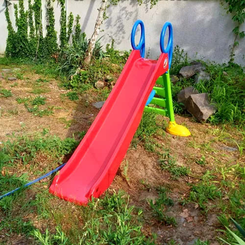 Kerti műanyag csúszda - kapaszkodóval - a kicsik kedvence / 2 méter csúszáshossz