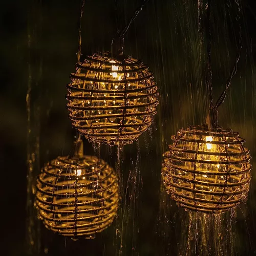 Napelemes vízálló fekete gömbfűzér, melegfényű, 10 LED izzóval 