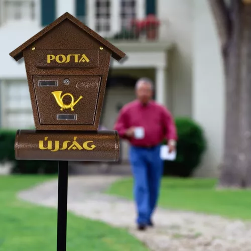 Újságtartós utcai postaláda / Szögletes kivitel - barna