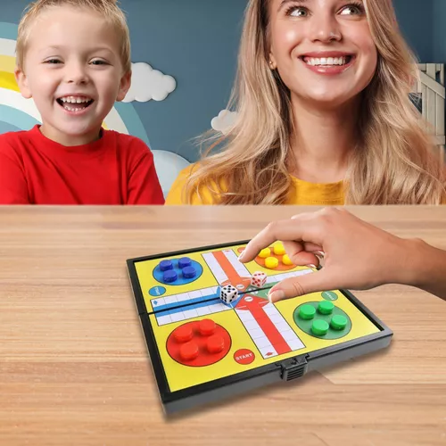 Mini összecsukható mágneses „Ki nevet a végén?” retro úti társasjáték készlet